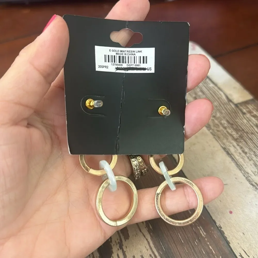 NWT Torrid Dangle Gold Seafoam Mint Resin Link Earrings